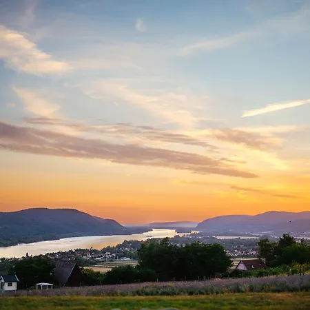 Natura Hill - Butik Szobak Es Etterem 4* Zebegény